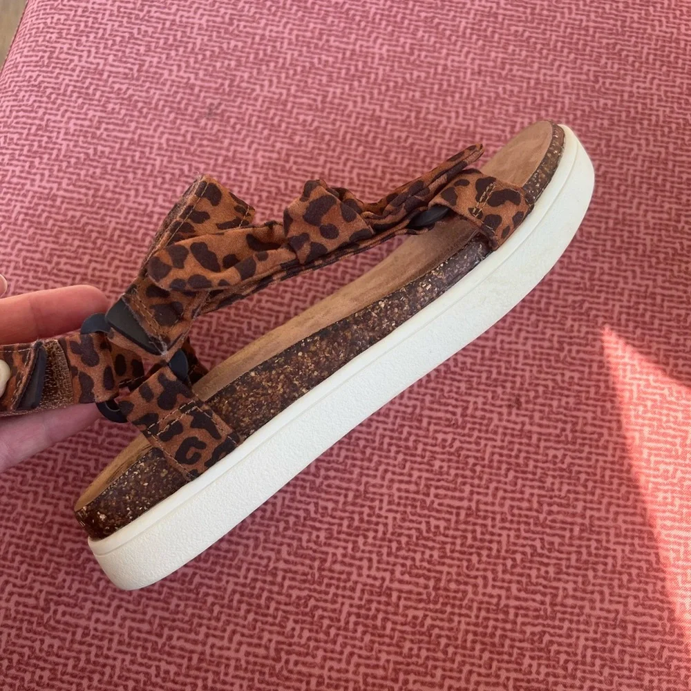 Wonder Nation Sandals